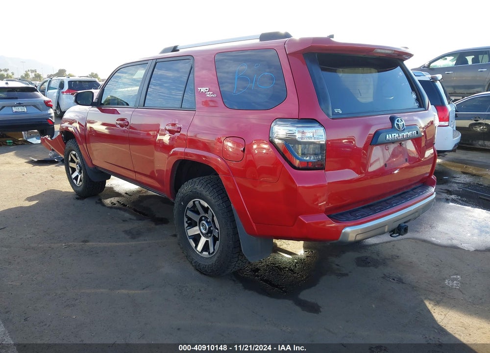 2018 TOYOTA 4RUNNER TRD OFF ROAD PREMIUM VIN: JTEBU5JR5J5588260