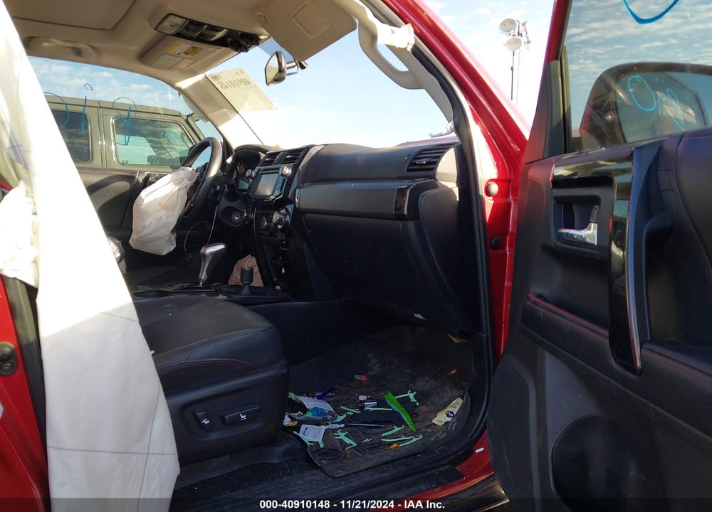 2018 TOYOTA 4RUNNER TRD OFF ROAD PREMIUM VIN: JTEBU5JR5J5588260