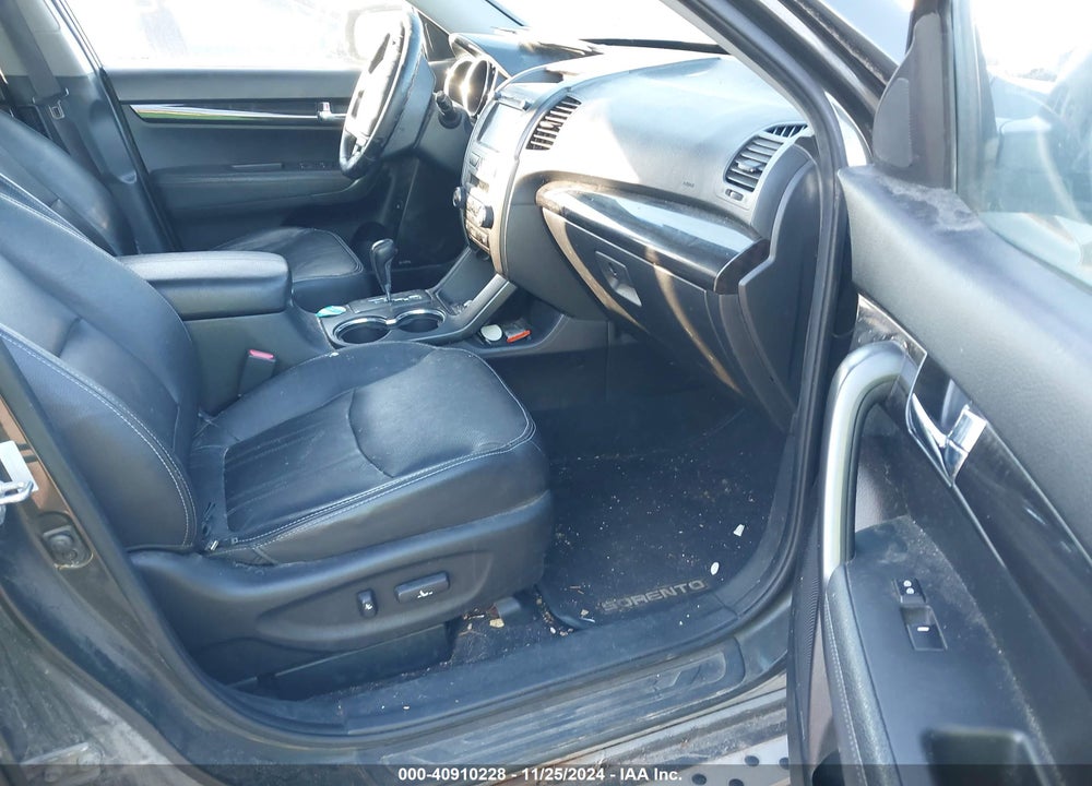2013 KIA SORENTO EX VIN: 5XYKUDA69DG318755