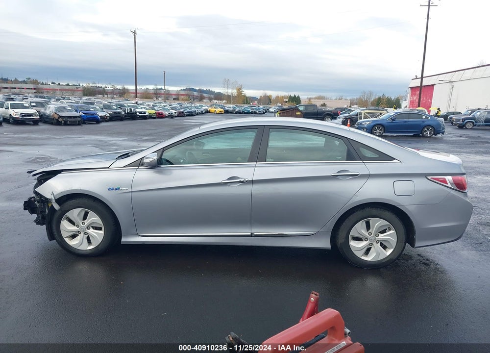 2014 HYUNDAI SONATA HYBRID VIN: KMHEC4A44EA113551