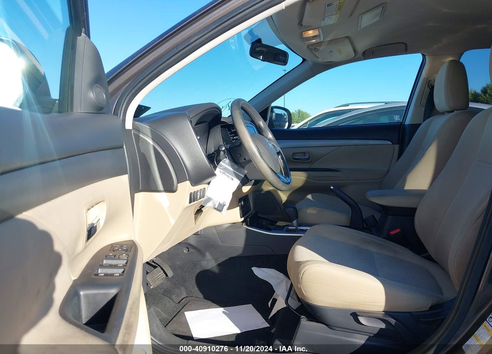 2017 MITSUBISHI OUTLANDER SE/SEL VIN: JA4AD3A34HZ018330