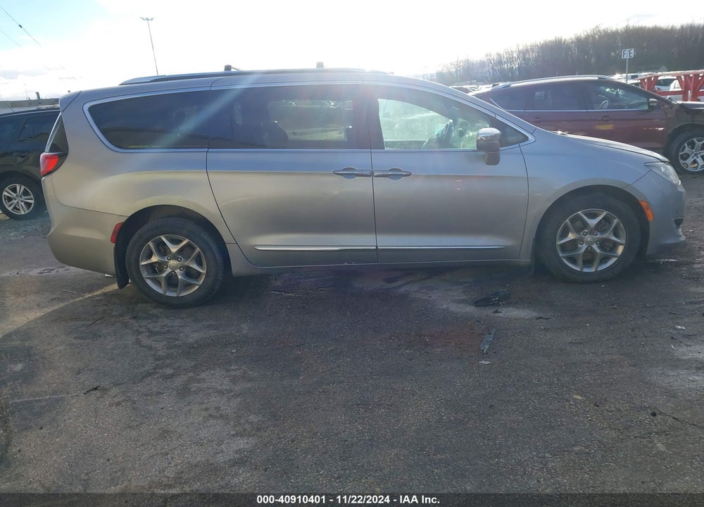 2018 CHRYSLER PACIFICA LIMITED VIN: 2C4RC1GG2JR252184