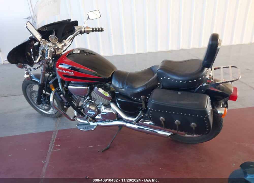 1996 HONDA VF750 CD VIN: JH2RC4335TM101342