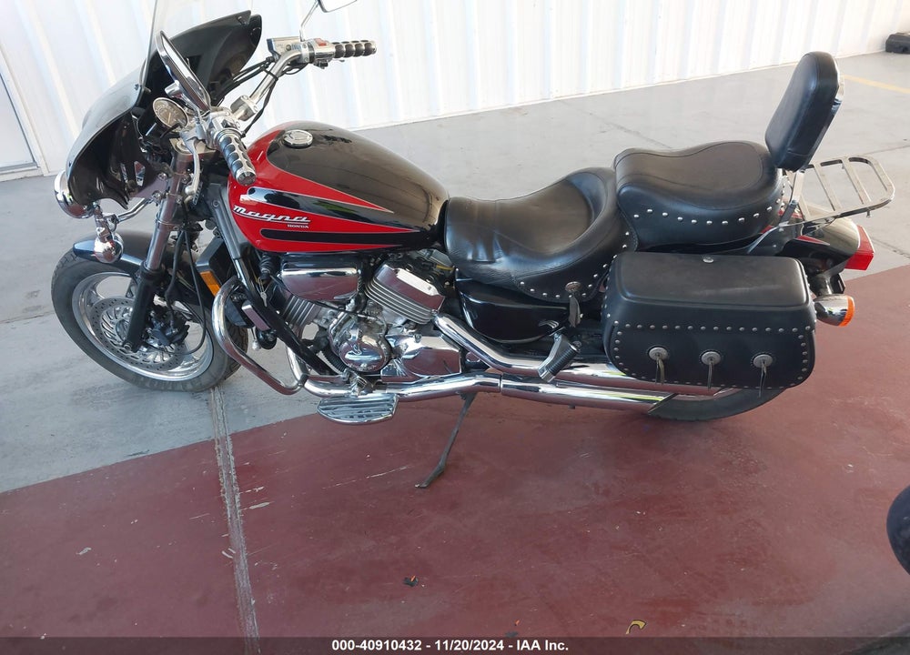 1996 HONDA VF750 CD VIN: JH2RC4335TM101342