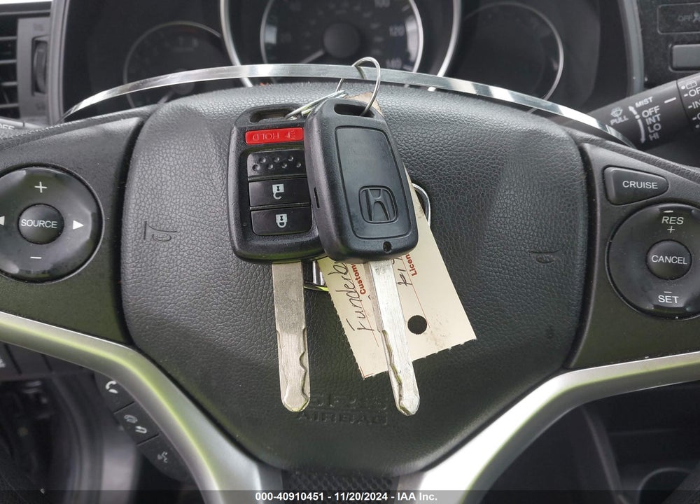 2015 HONDA FIT LX VIN: 3HGGK5G5XFM786923