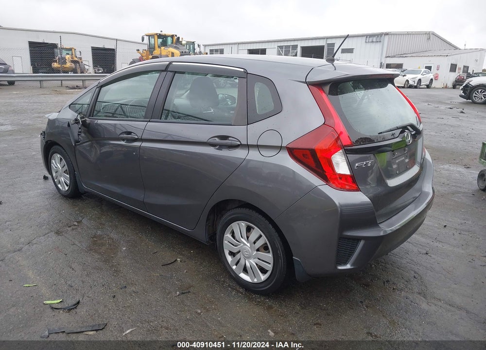 2015 HONDA FIT LX VIN: 3HGGK5G5XFM786923