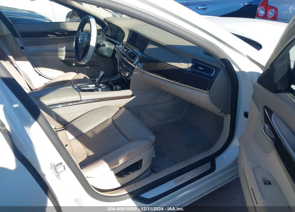 2009 BMW 750I VIN: WBAKA83539CY35224