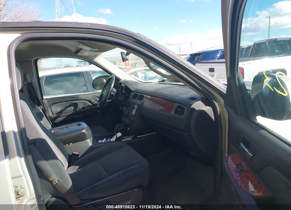 2007 CHEVROLET TAHOE LT VIN: 1GNFK130X7R173852