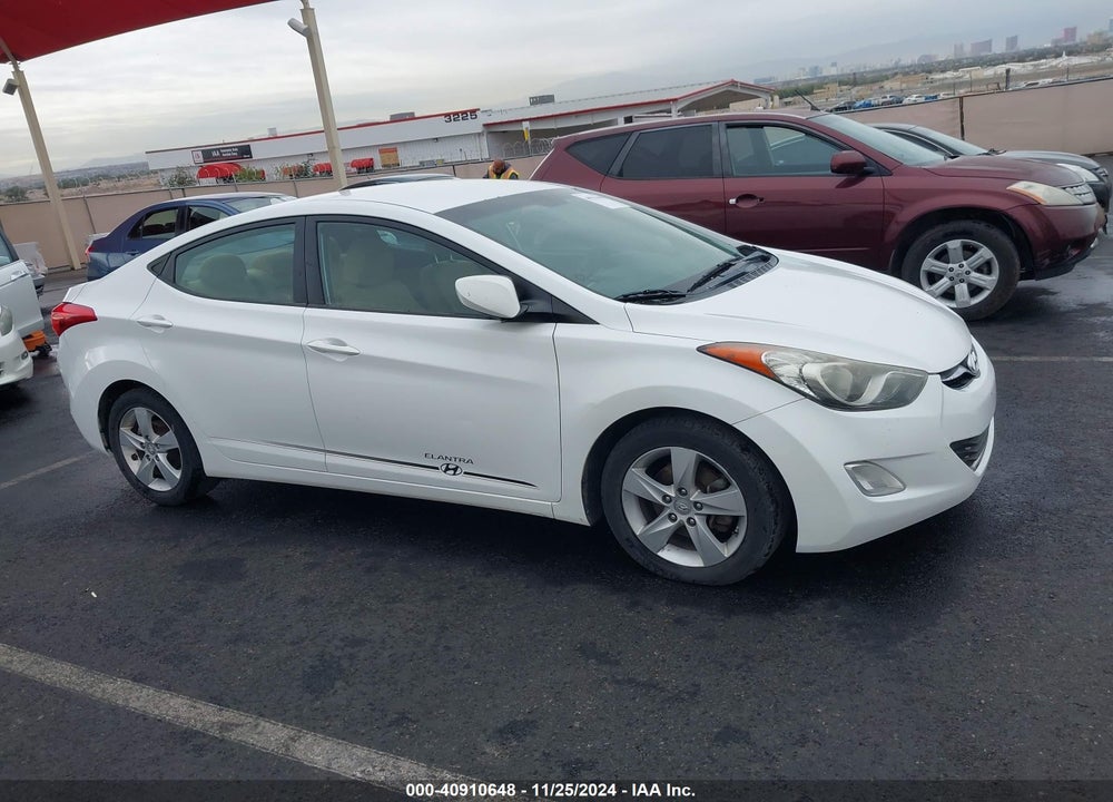 2013 HYUNDAI ELANTRA GLS VIN: 5NPDH4AE4DH452179