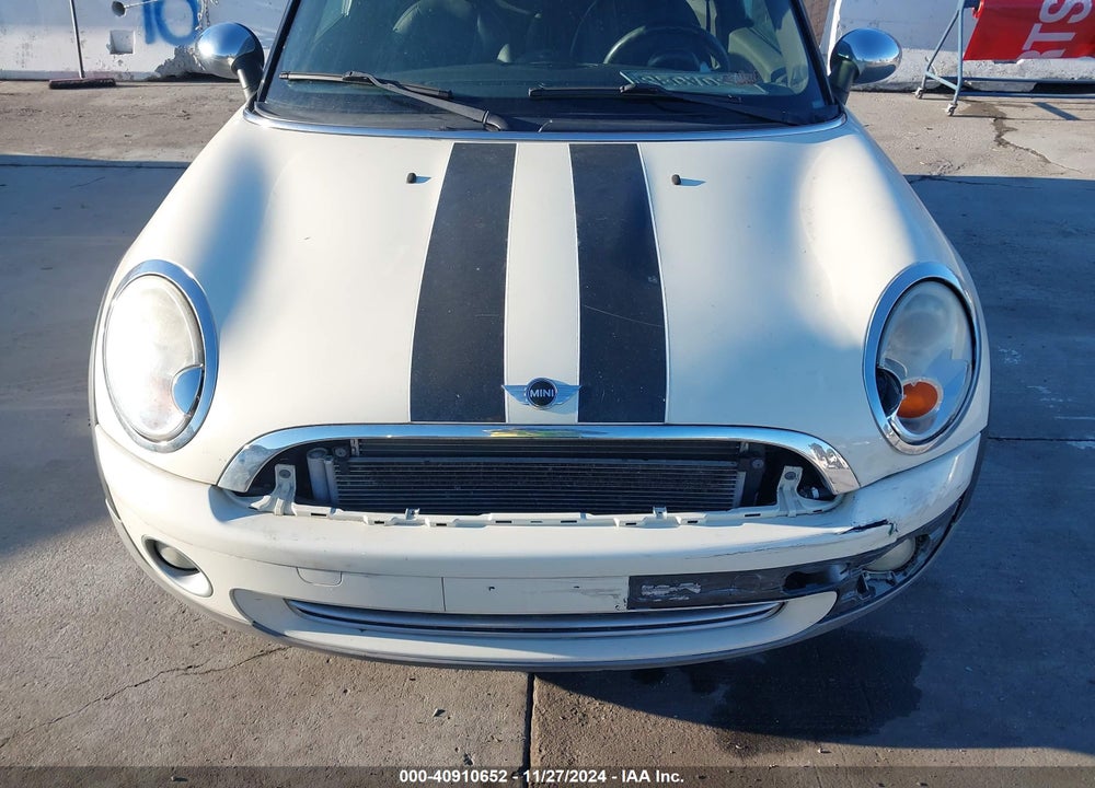 2008 MINI COOPER VIN: WMWMF33568TT67078