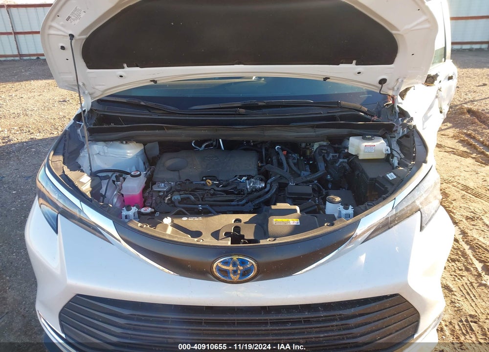 2024 TOYOTA SIENNA XLE VIN: 5TDYRKEC3RS205765