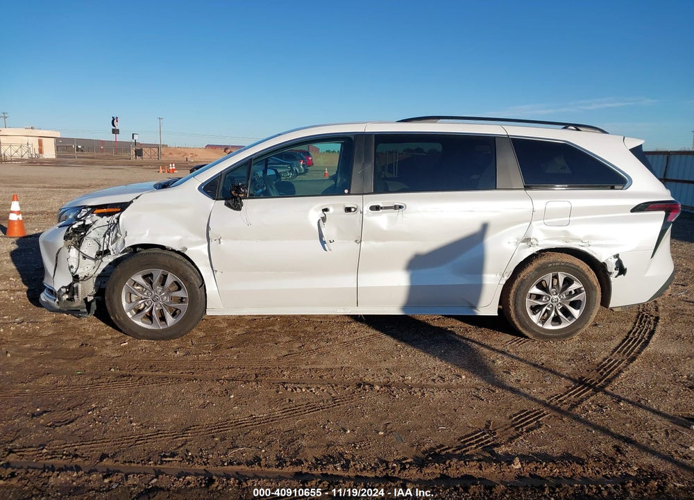 2024 TOYOTA SIENNA XLE VIN: 5TDYRKEC3RS205765