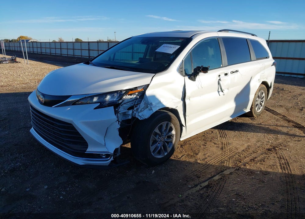 2024 TOYOTA SIENNA XLE VIN: 5TDYRKEC3RS205765