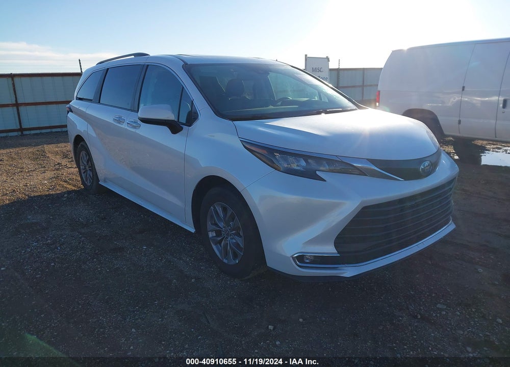 2024 TOYOTA SIENNA XLE VIN: 5TDYRKEC3RS205765