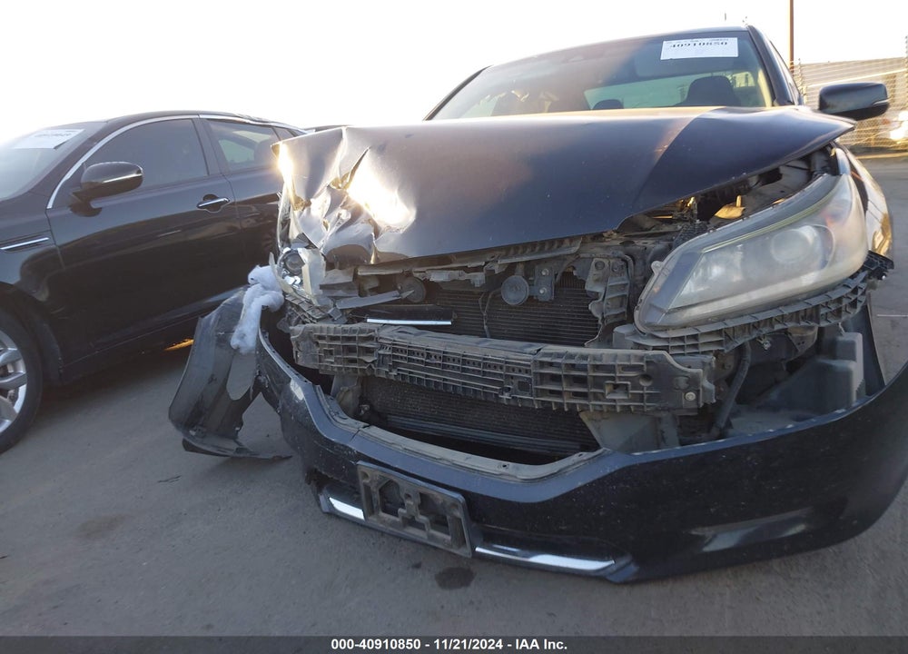 2015 HONDA ACCORD VIN: 1HGCR3F89FA016428
