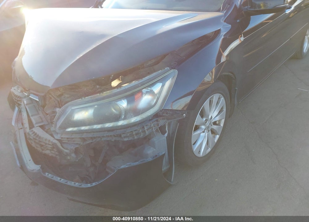 2015 HONDA ACCORD VIN: 1HGCR3F89FA016428