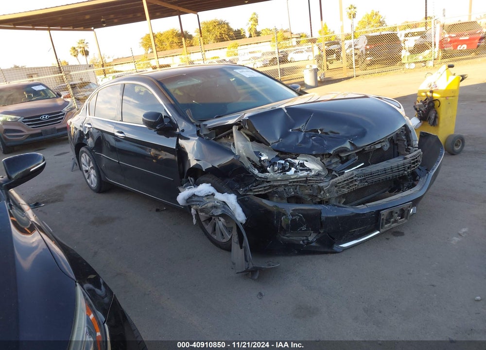 2015 HONDA ACCORD VIN: 1HGCR3F89FA016428