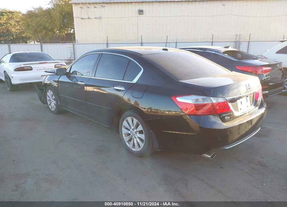 2015 HONDA ACCORD VIN: 1HGCR3F89FA016428