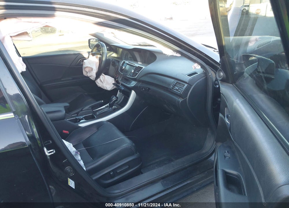 2015 HONDA ACCORD VIN: 1HGCR3F89FA016428