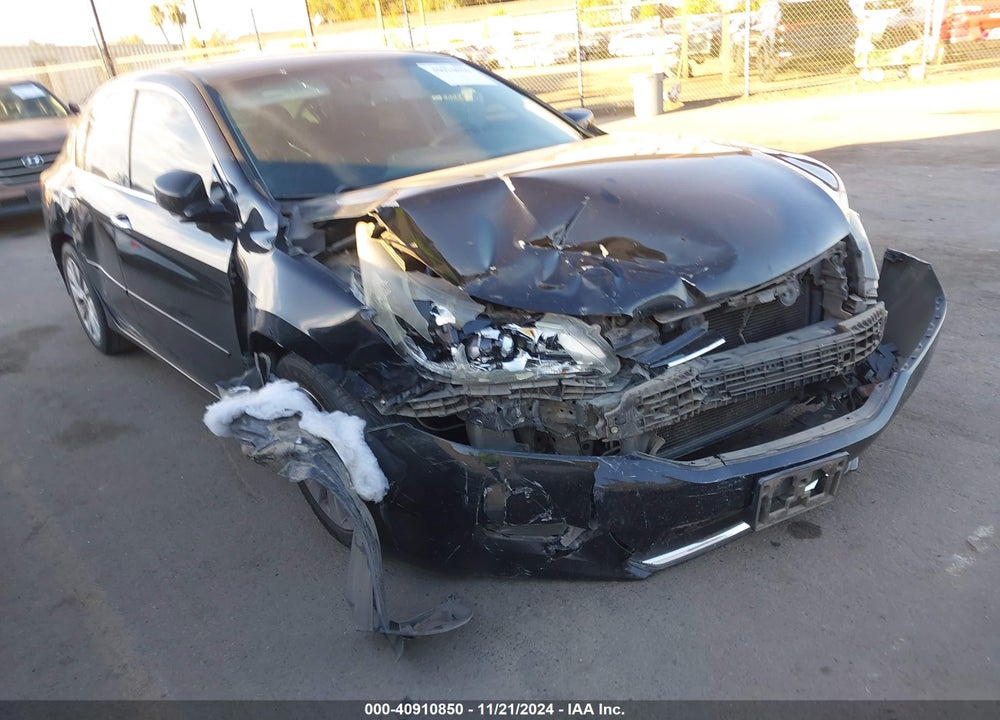2015 HONDA ACCORD VIN: 1HGCR3F89FA016428