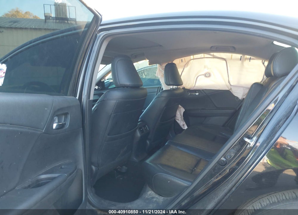 2015 HONDA ACCORD VIN: 1HGCR3F89FA016428