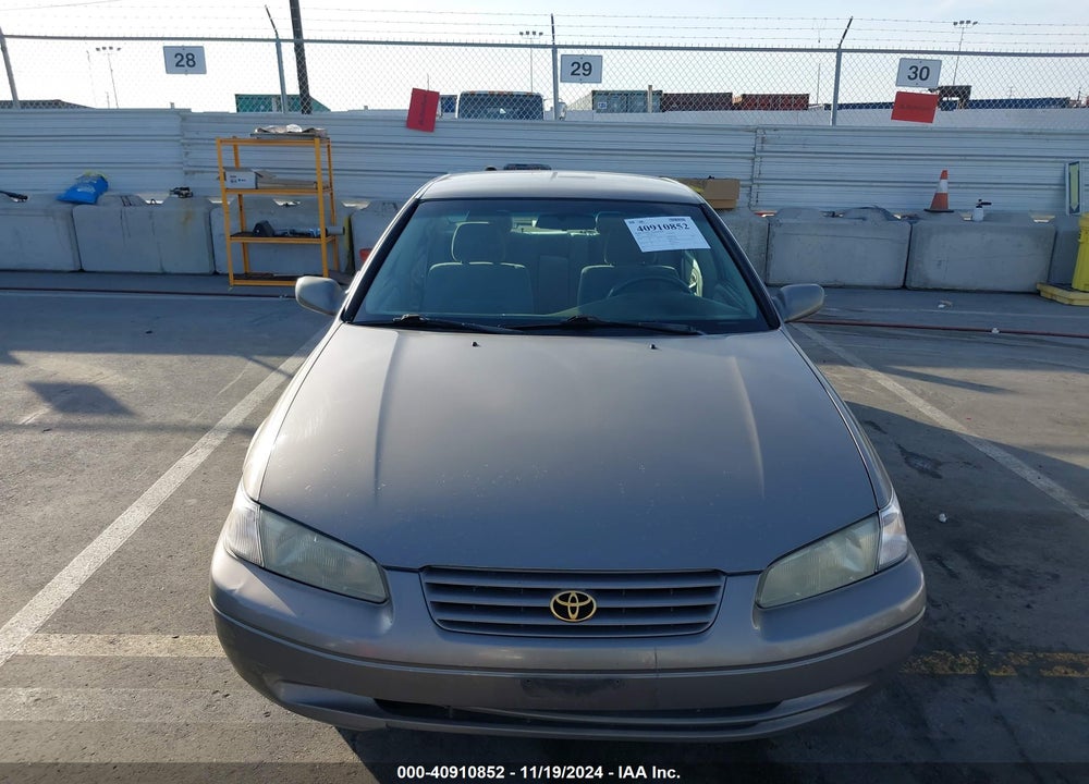 1999 TOYOTA CAMRY LE VIN: 4T1BG22K7XU615657