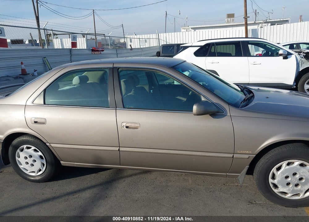 1999 TOYOTA CAMRY LE VIN: 4T1BG22K7XU615657