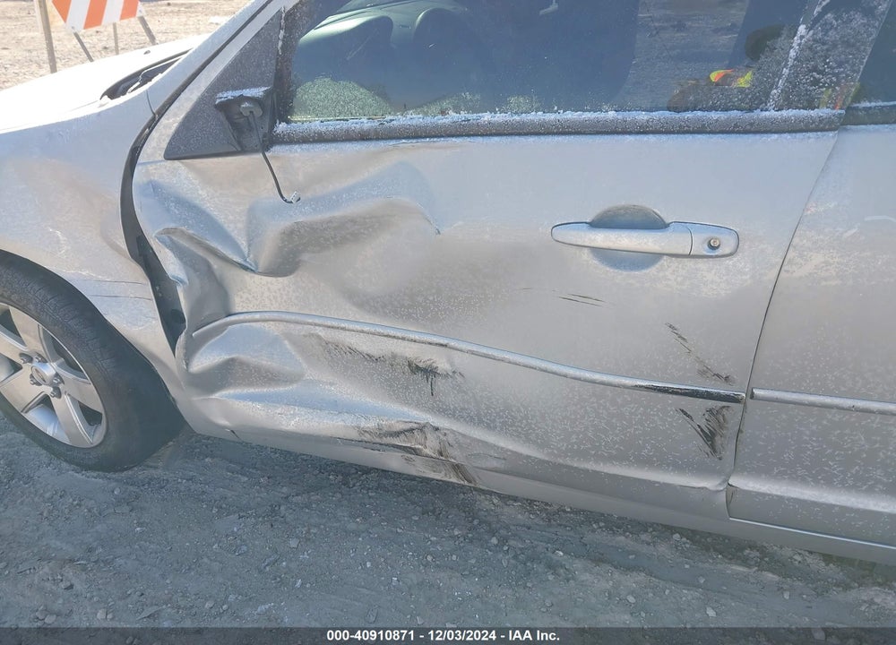 2008 FORD FUSION SE VIN: 3FAHP07ZX8R165381