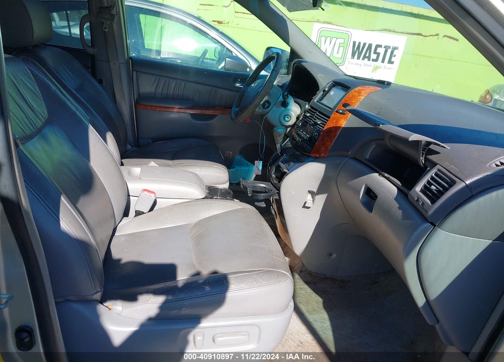 2008 TOYOTA SIENNA XLE VIN: 5TDZK22C98S146779