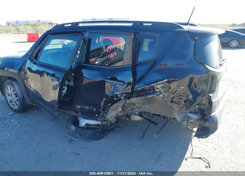 2021 JEEP RENEGADE LATITUDE FWD VIN: ZACNJCBBXMPN25339
