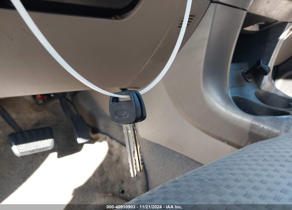 2006 TOYOTA RAV4 VIN: JTMZD35V965011480