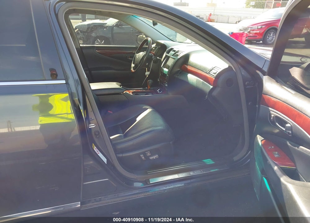 2007 LEXUS LS 460 VIN: JTHBL46F075045907