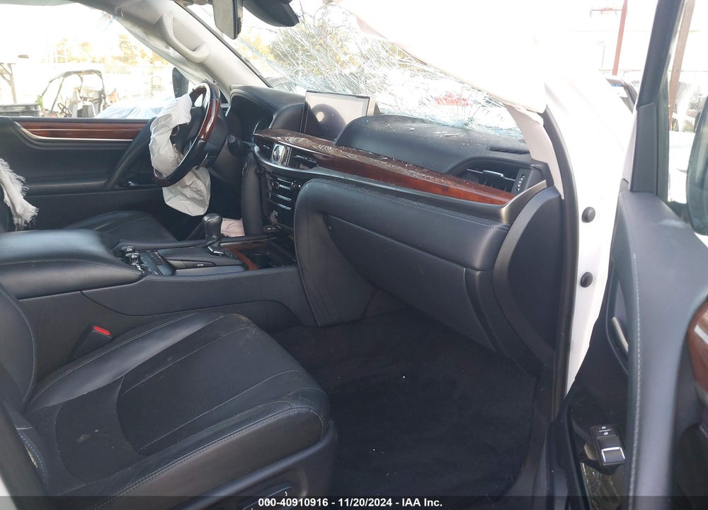 2018 LEXUS LX 570 THREE-ROW VIN: JTJHY7AX0J4266318
