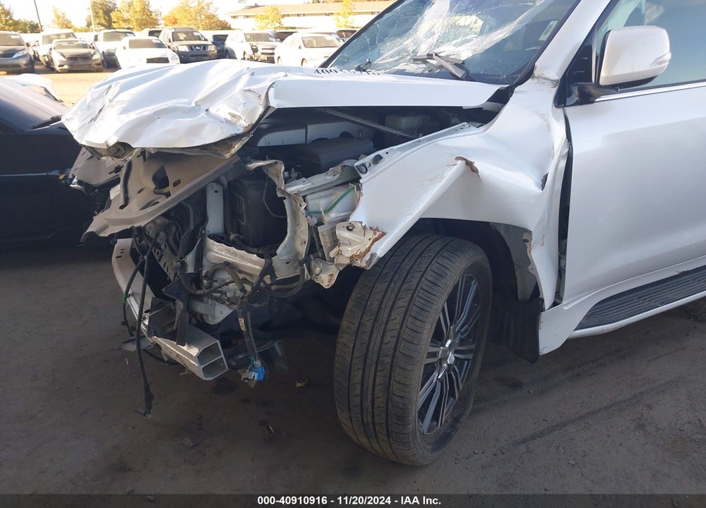 2018 LEXUS LX 570 THREE-ROW VIN: JTJHY7AX0J4266318