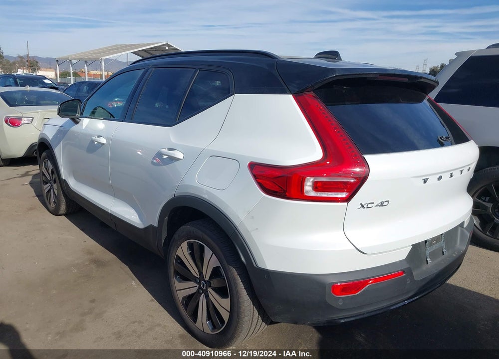 2023 VOLVO XC40 RECHARGE PURE ELECTRIC TWIN PLUS VIN: YV4ED3UW1P2078003