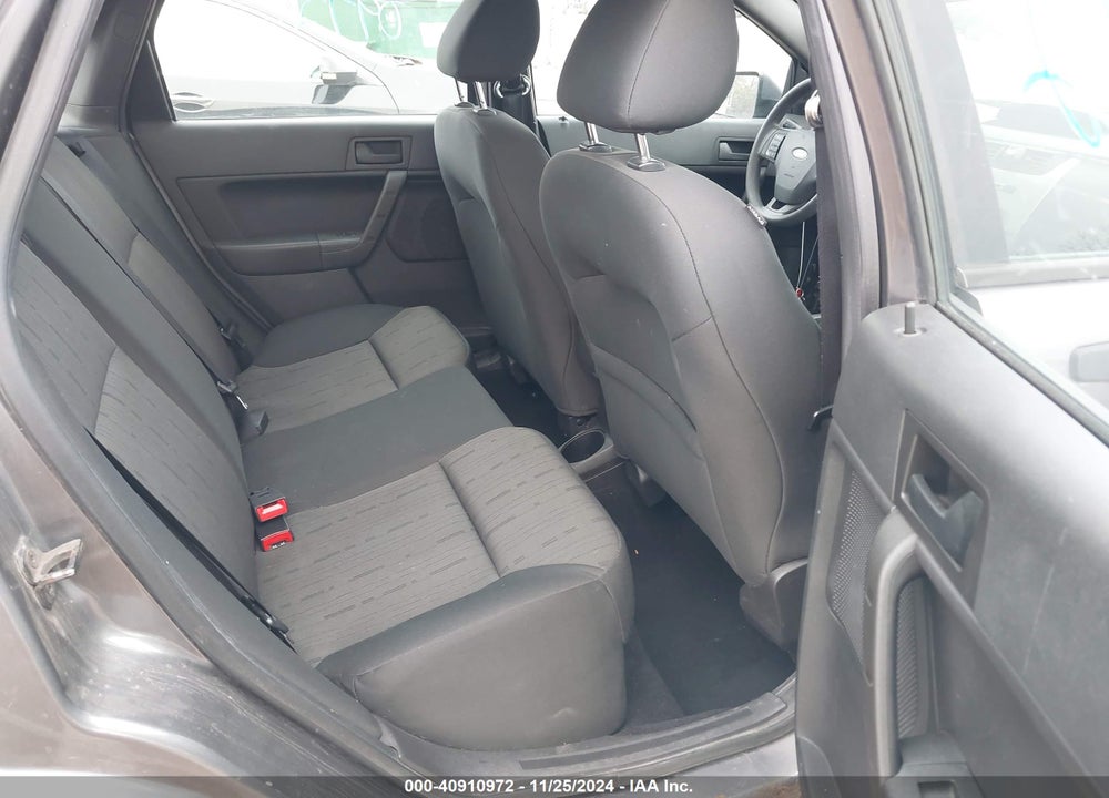 2010 FORD FOCUS SE VIN: 1FAHP3FN2AW202331