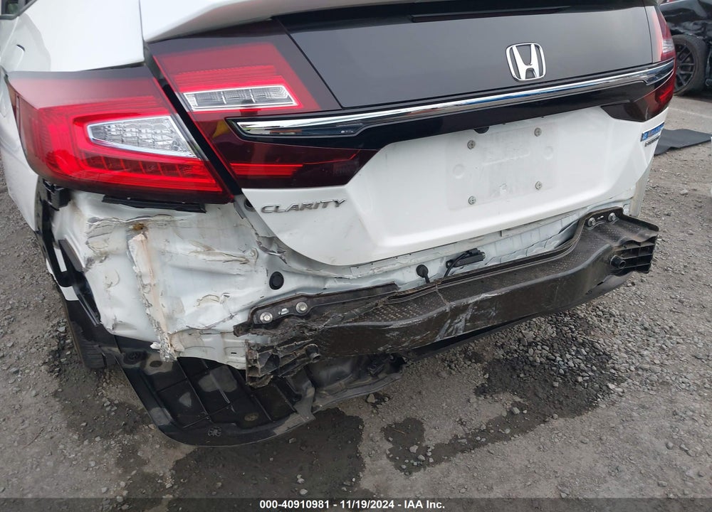 2018 HONDA CLARITY PLUG-IN HYBRID TOURING VIN: JHMZC5F3XJC004567