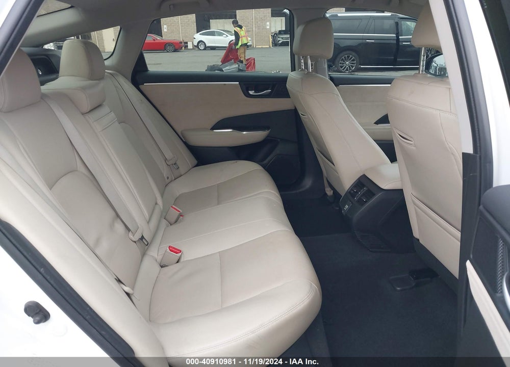 2018 HONDA CLARITY PLUG-IN HYBRID TOURING VIN: JHMZC5F3XJC004567