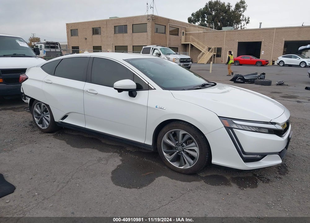 2018 HONDA CLARITY PLUG-IN HYBRID TOURING VIN: JHMZC5F3XJC004567