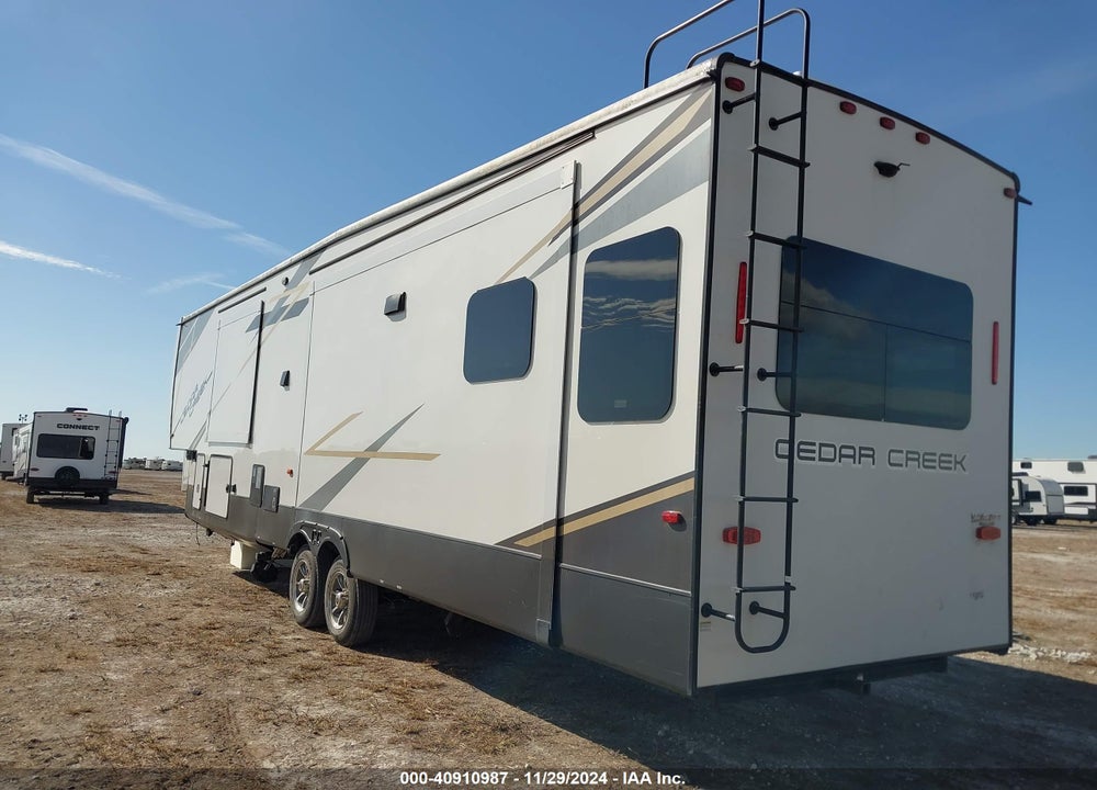 2022 FOREST RIVER OTHER VIN: 4X4FCRR26NS229640