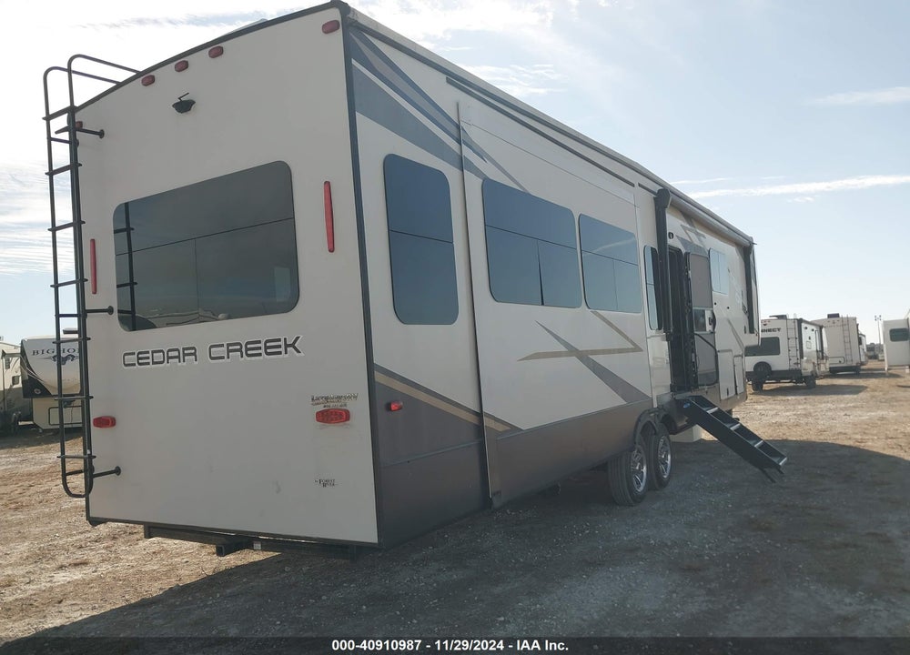 2022 FOREST RIVER OTHER VIN: 4X4FCRR26NS229640
