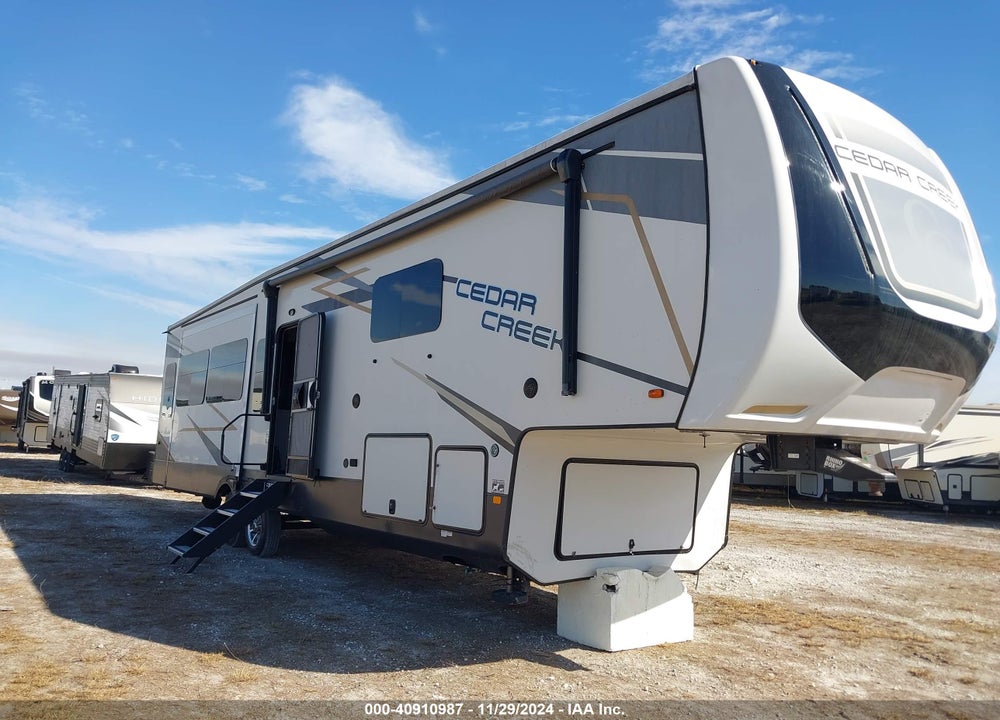 2022 FOREST RIVER OTHER VIN: 4X4FCRR26NS229640