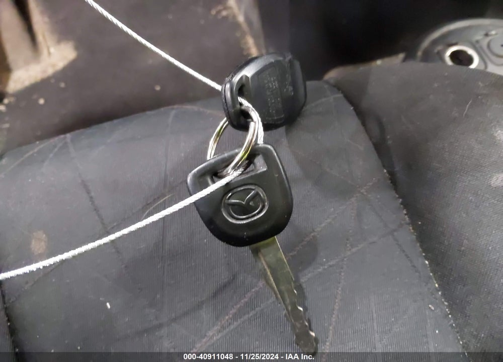 2011 MAZDA 2 SPORT VIN: JM1DE1HY2B0110523