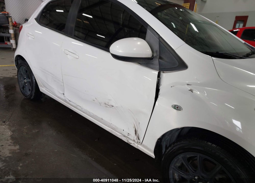 2011 MAZDA 2 SPORT VIN: JM1DE1HY2B0110523