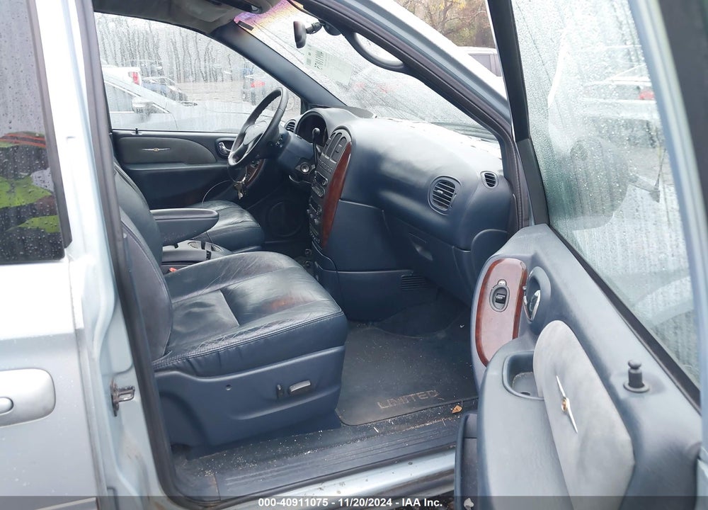 2002 CHRYSLER TOWN & COUNTRY LIMITED VIN: 2C8GP64L22R573751