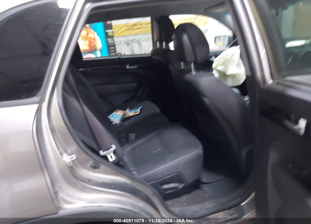 2015 KIA SORENTO LX V6 VIN: 5XYKTDA7XFG609781