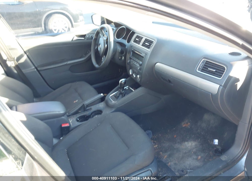 2015 VOLKSWAGEN JETTA 1.8T SE VIN: 3VWD17AJXFM260858
