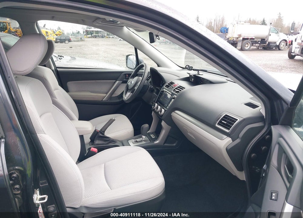 2018 SUBARU FORESTER 2.5I PREMIUM VIN: JF2SJAGC8JH603732