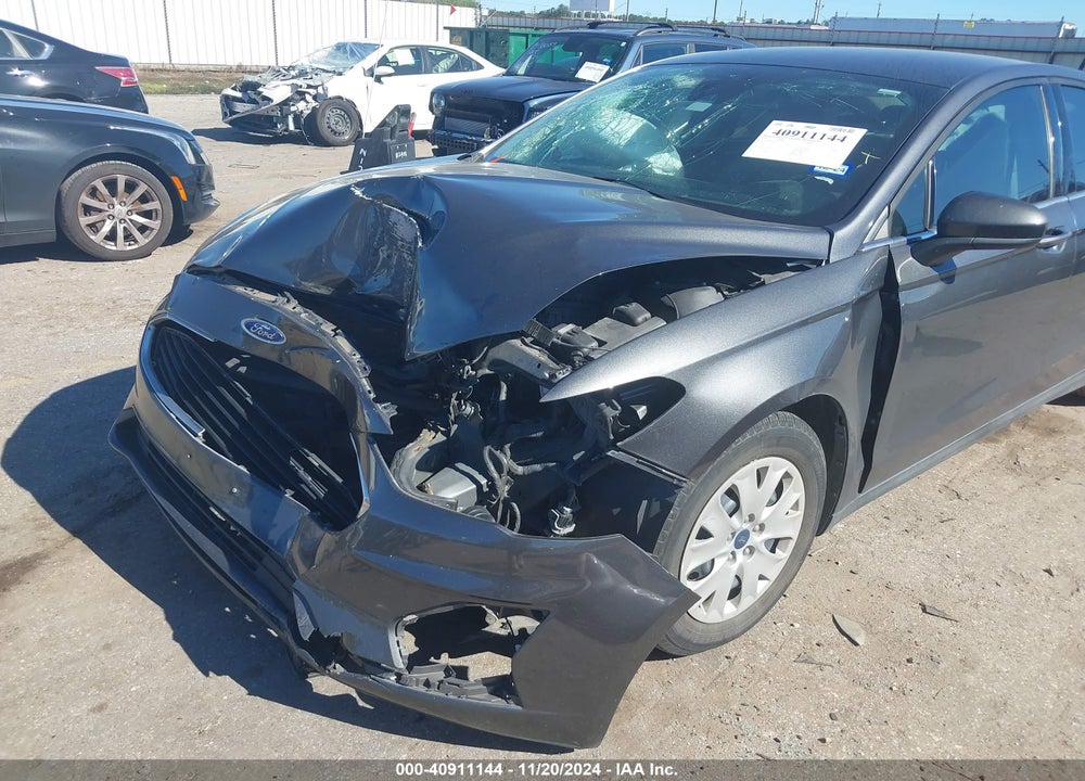 2020 FORD FUSION S VIN: 3FA6P0G74LR113713