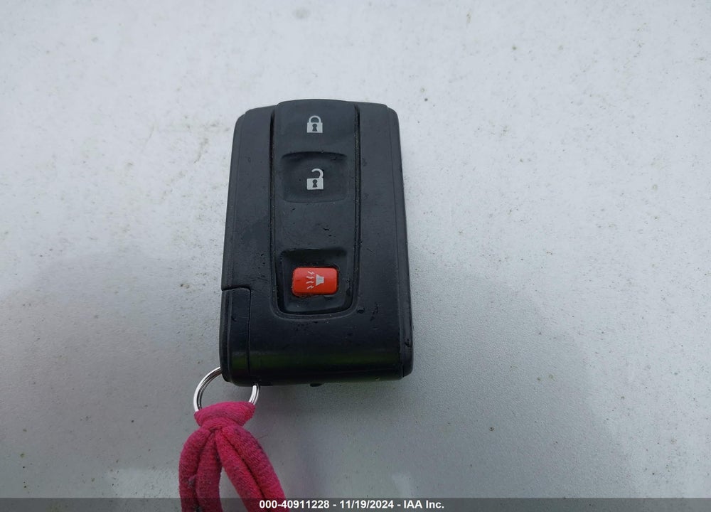 2005 TOYOTA PRIUS VIN: JTDKB20U153047772